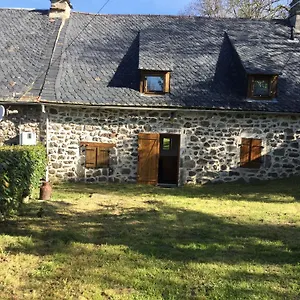 Hébergement de vacances Le Buron Du Mas, Marchastel (Cantal)